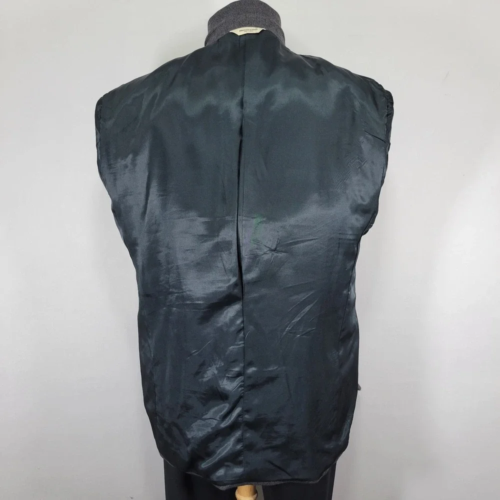 Pronto Uomo before completing